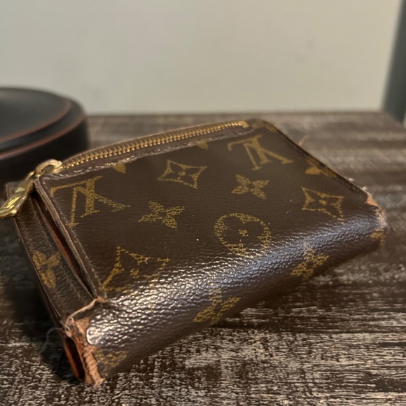 Vintage Louis Vuitton Koala wallet - Picture 4 of 10